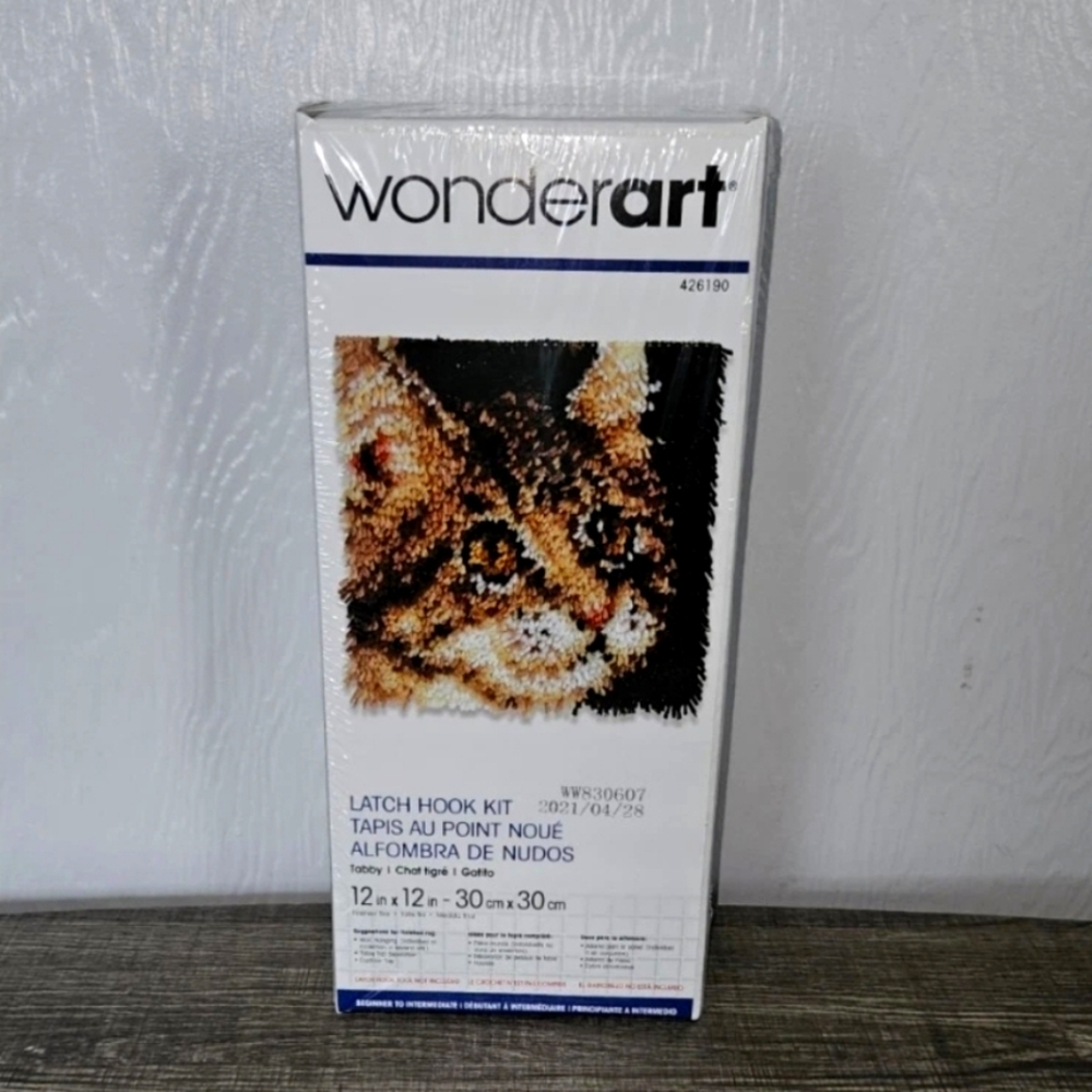 Wonderart Unfinished Latch Hook Kit 12 In X 12 In  Domestic Tabby Cat